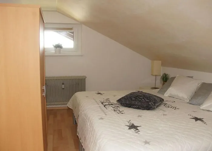 With 2 Bedrooms بيت للعطل